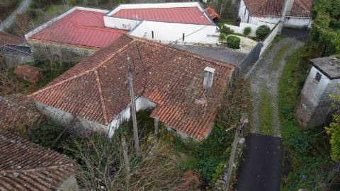 Conjunto de 3 moradias - Rio de Moinhos