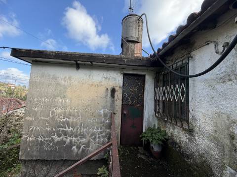 Conjunto de 3 moradias - Rio de Moinhos
