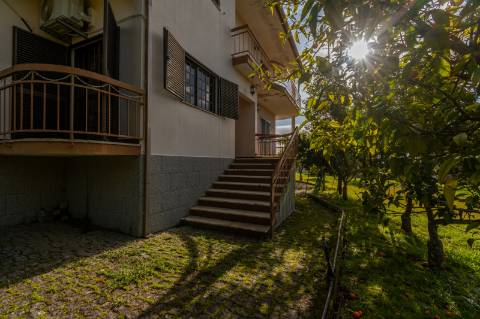 Quintinha c/ Moradia V4+1 e Moradia Antiga