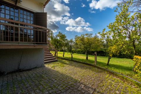 Quintinha c/ Moradia V4+1 e Moradia Antiga