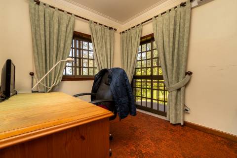 Quintinha c/ Moradia V4+1 e Moradia Antiga