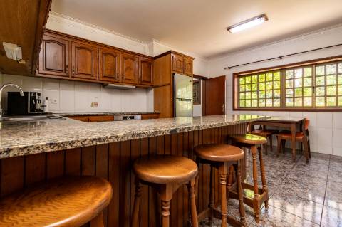 Quintinha c/ Moradia V4+1 e Moradia Antiga