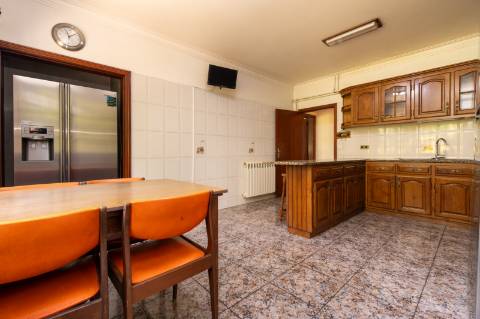 Quintinha c/ Moradia V4+1 e Moradia Antiga