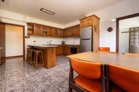 Quintinha c/ Moradia V4+1 e Moradia Antiga