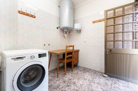 Quintinha c/ Moradia V4+1 e Moradia Antiga