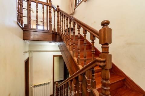 Quintinha c/ Moradia V4+1 e Moradia Antiga