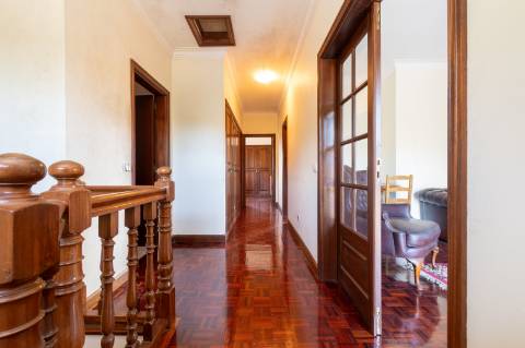 Quintinha c/ Moradia V4+1 e Moradia Antiga