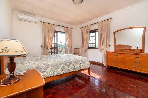 Quintinha c/ Moradia V4+1 e Moradia Antiga