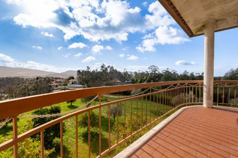 Quintinha c/ Moradia V4+1 e Moradia Antiga