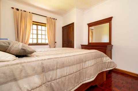 Quintinha c/ Moradia V4+1 e Moradia Antiga