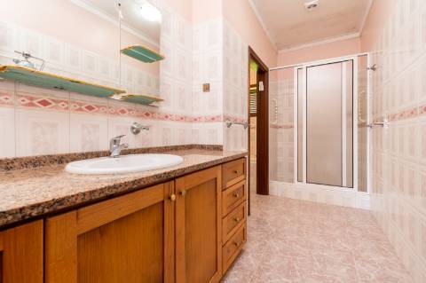 Quintinha c/ Moradia V4+1 e Moradia Antiga