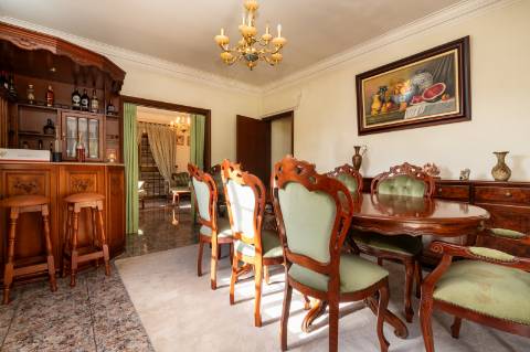 Quintinha c/ Moradia V4+1 e Moradia Antiga