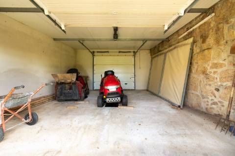 Quintinha c/ Moradia V4+1 e Moradia Antiga