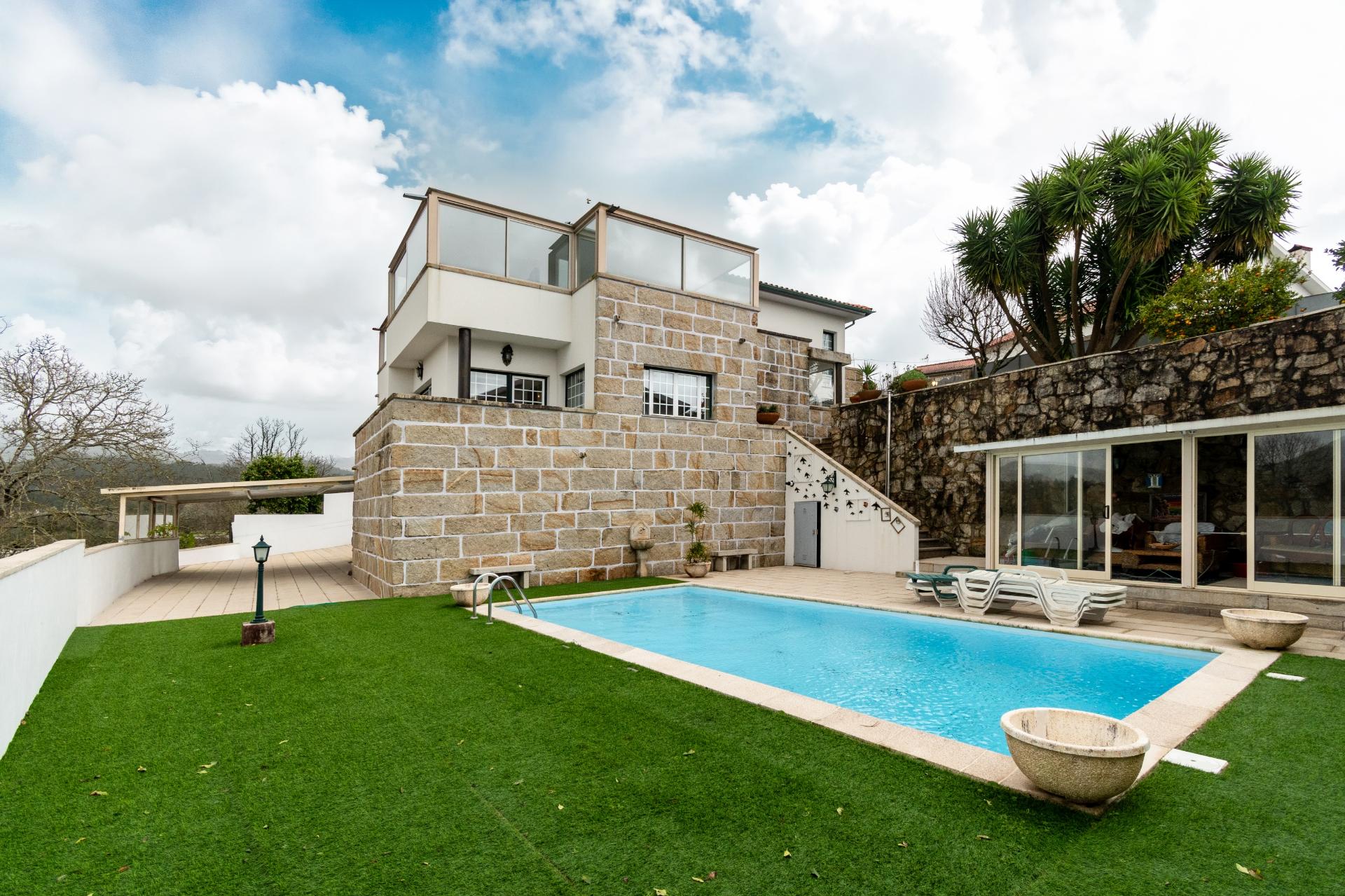 Excelente moradia T5 vistas rio