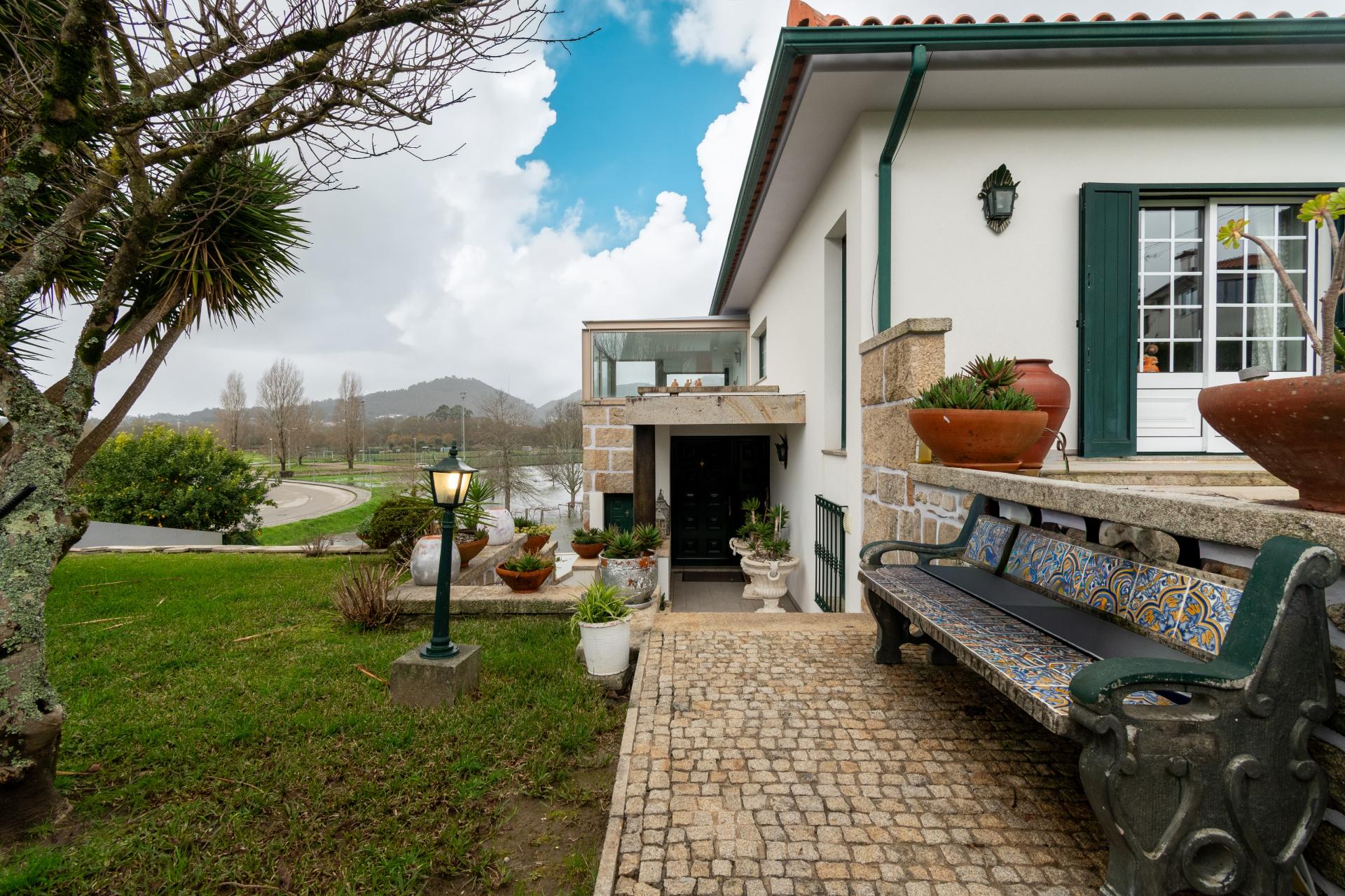 Excelente moradia T5 vistas rio