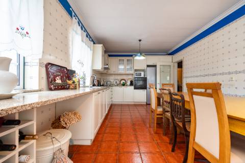 Excelente moradia T5 vistas rio