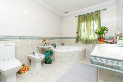 Excelente moradia T5 vistas rio