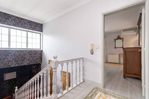 Excelente moradia T5 vistas rio