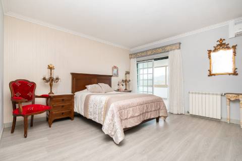 Excelente moradia T5 vistas rio