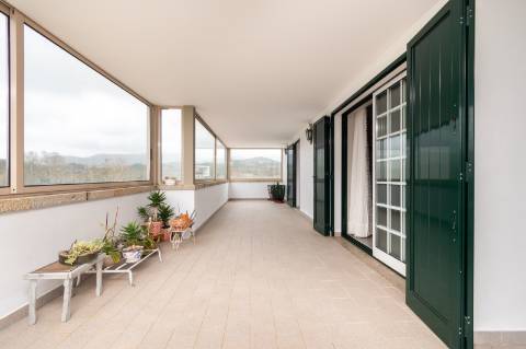 Excelente moradia T5 vistas rio