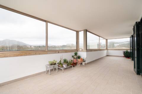 Excelente moradia T5 vistas rio