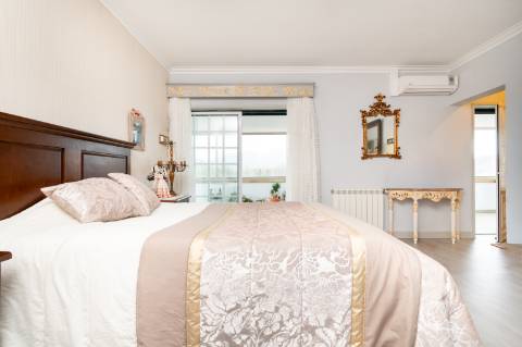 Excelente moradia T5 vistas rio