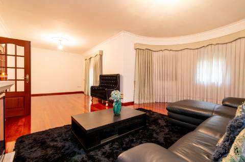 Moradia T5 com 420 m2, Braga