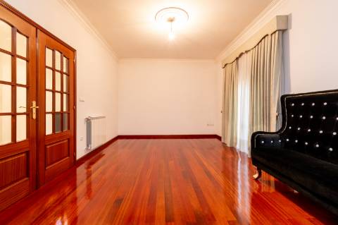 Moradia T5 com 420 m2, Braga