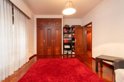 Moradia T5 com 420 m2, Braga