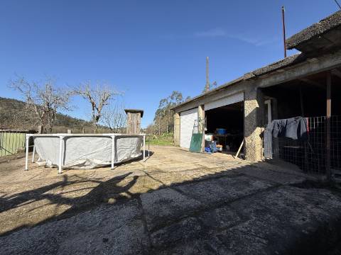 Quinta c/ Moradia V4 em Panque, Barcelos