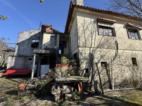 Quinta c/ Moradia V4 em Panque, Barcelos