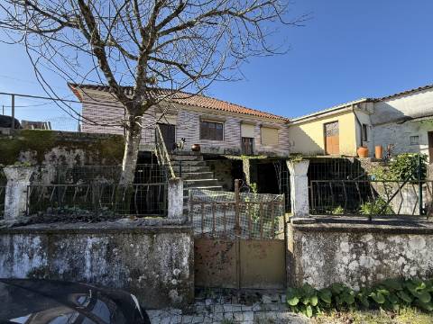 Quinta c/ Moradia V4 em Panque, Barcelos