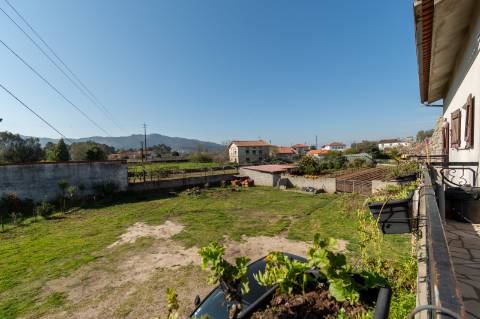 Moradia T4 em Geraz do Lima