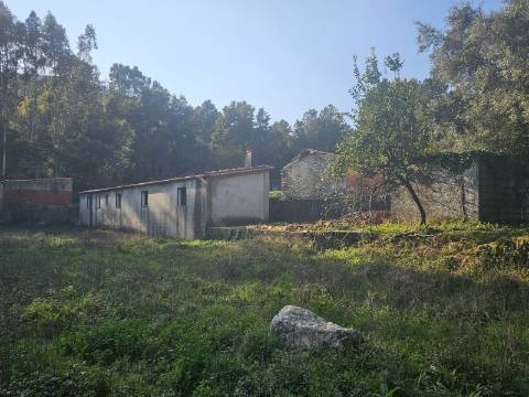 Três Moradias Por Recuperar