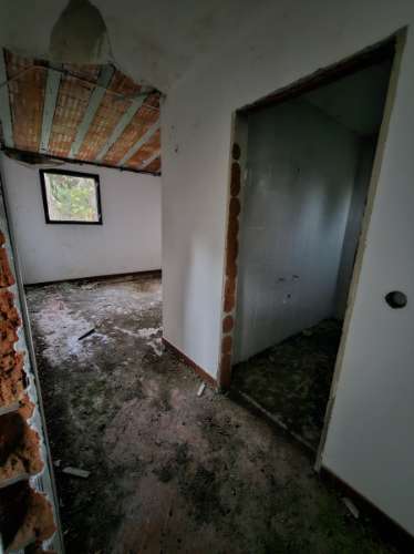 Três Moradias Por Recuperar