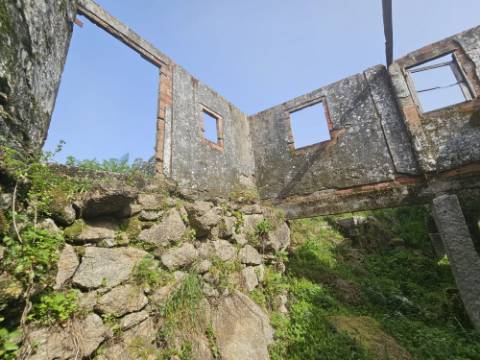 Moradia em ruina 5 min de Ponte de Lima