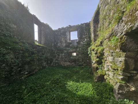 Moradia em ruina 5 min de Ponte de Lima
