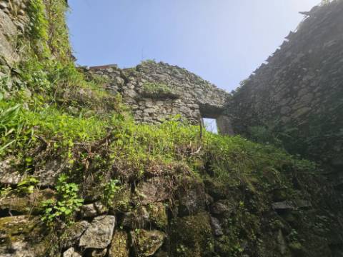 Moradia em ruina 5 min de Ponte de Lima