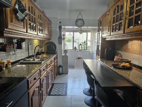 Apartamento T3 zona calma excelentes acessos