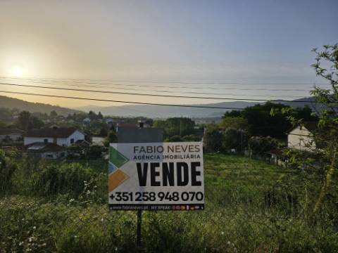 Terreno para Construção em Refoios do Lima - Excelente Localização