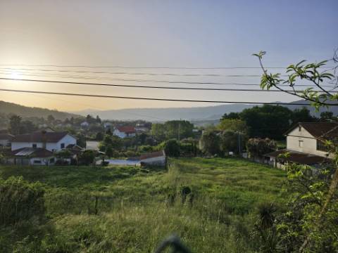 Terreno para Construção em Refoios do Lima - Excelente Localização
