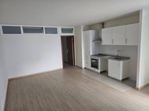 Apartamento T3 para alugar remodelado