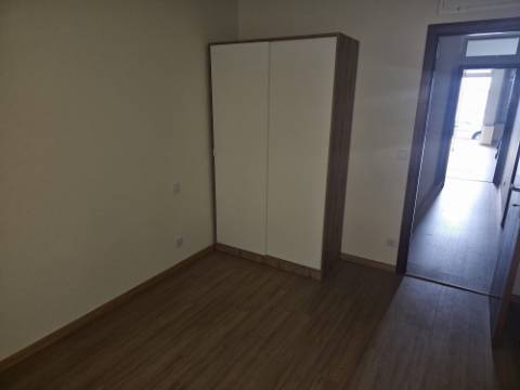 Apartamento T3 para alugar remodelado