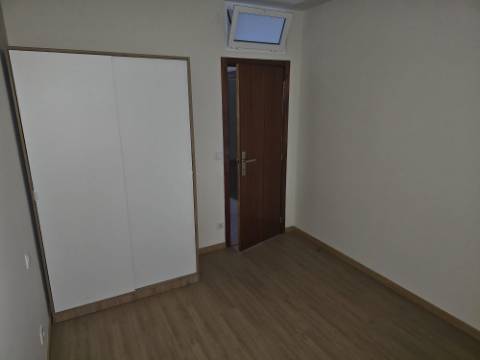 Apartamento T3 para alugar remodelado