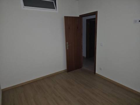 Apartamento T3 para alugar remodelado