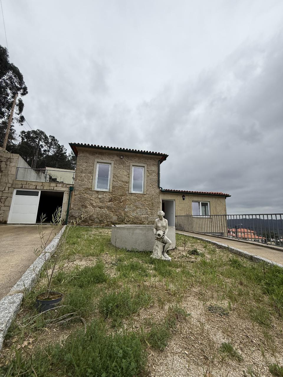 Moradia T3 com Vistas Desafogadas em Zona de Montanha