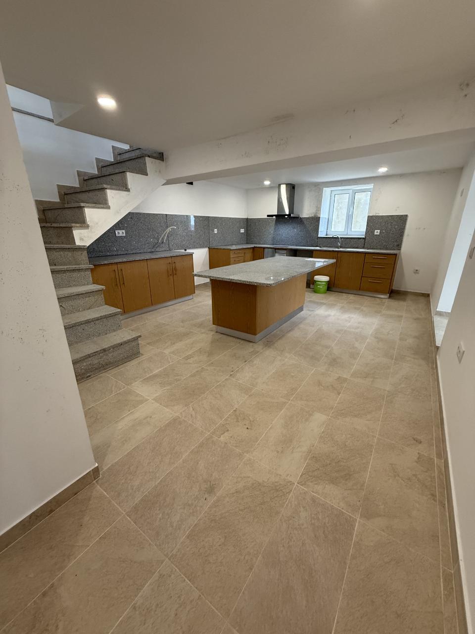 Moradia T3 com Vistas Desafogadas em Zona de Montanha