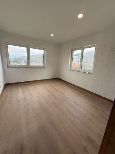 Moradia T3 com Vistas Desafogadas em Zona de Montanha