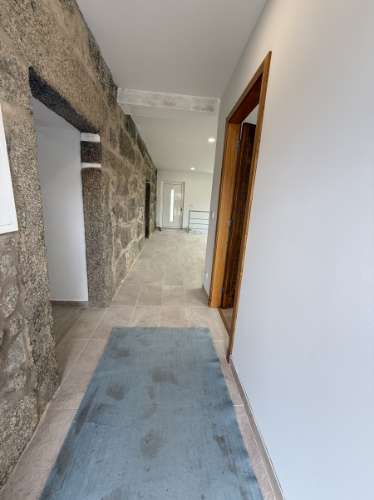 Moradia T3 com Vistas Desafogadas em Zona de Montanha