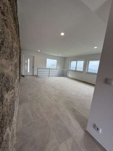 Moradia T3 com Vistas Desafogadas em Zona de Montanha